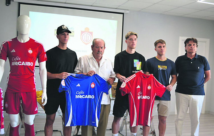 Presentada la segunda equipación del CD Utrera con el patrocinio de Mocaibo