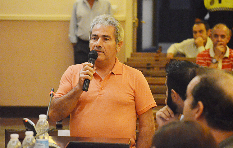 La degradación de la barriada La Coduva, protagonista en el pleno gracias al «escaño ciudadano»