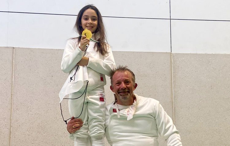 La utrerana Marina Alonso consigue la medalla de oro en el Campeonato de Andalucía de Esgrima