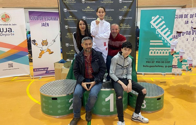 Marina Alonso consigue la medalla de oro en la Copa de Andalucía de Esgrima