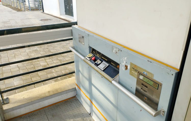 «La estación de trenes de Utrera es la única de toda la provincia que sigue teniendo montacargas»