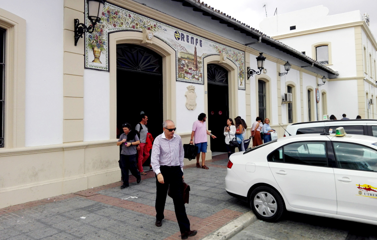 Renfe realiza trabajos de mejora y conservación en la estación de Utrera