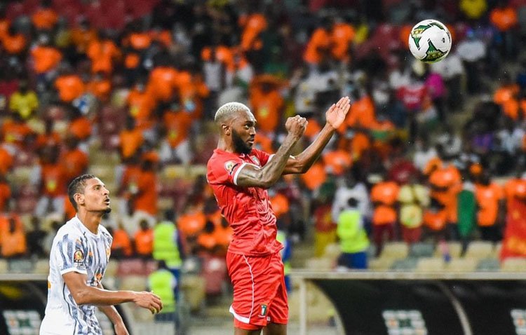 Esteban Orozco sigue haciendo historia y ya está en cuartos de final de la Copa de África