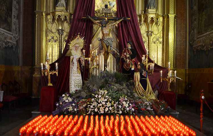 La luz de la fe ilumina el Martes Santo en Utrera [GALERÍA]