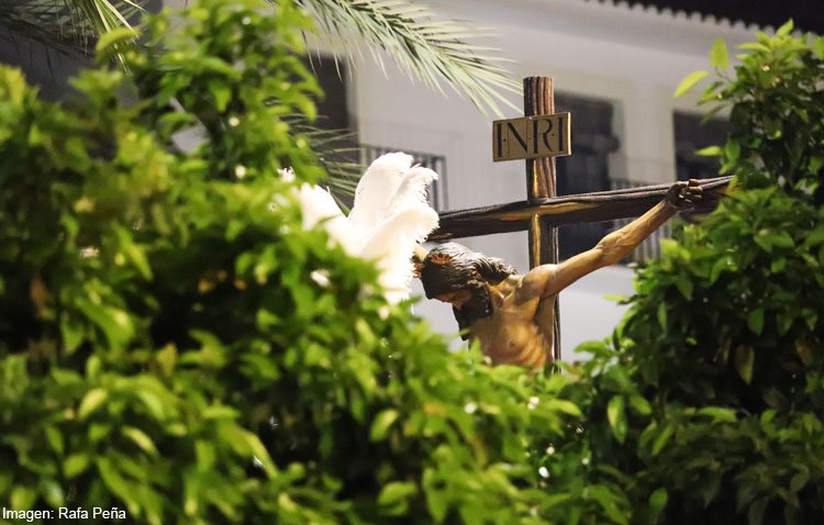 La hermandad de los Estudiantes, el delegado diocesano de Medios de Comunicación y la cruz de la calle Abades, en ‘Semana Santa en la Campiña’ [PODCAST, EN EL INTERIOR]