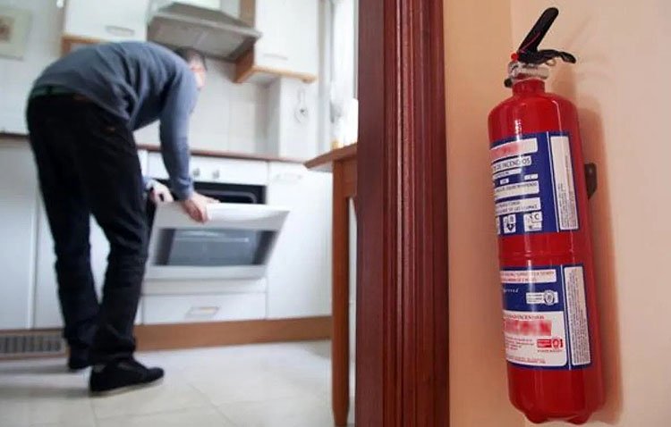 Los servicios de emergencia de Utrera piden revisar los equipos domésticos y tomar medidas para evitar incendios en casa