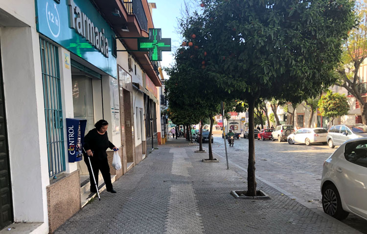 Las farmacias de Utrera tendrán plazas de aparcamiento reservadas tras un acuerdo con el Ayuntamiento