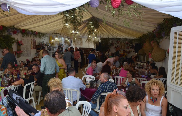 La asociación de casetas reclama regular el volumen de la música en la feria de Utrera «para que también se pueda hablar»