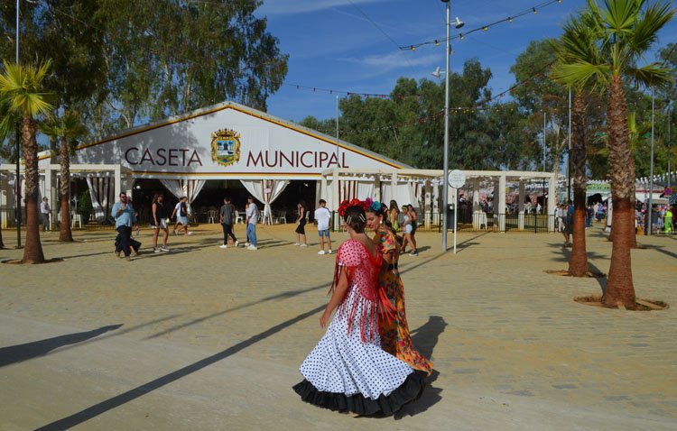 La Feria de Consolación llega a su fin en la medianoche de este domingo con el espectáculo de fuegos artificiales