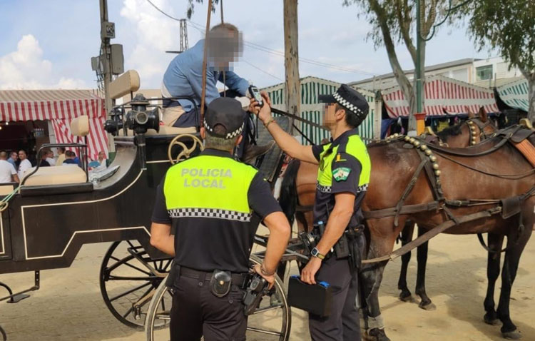 Multa de hasta 1.000 euros para el conductor de un coche de caballos por cuadruplicar la tasa de alcohol permitida
