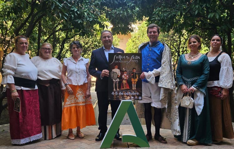 Los Molares celebra este fin de semana su Feria de la Seda con más de 100 puestos en el mercado, música en vivo, pasacalles, teatro o talleres medievales