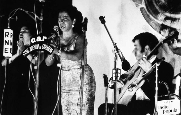 Utrera pedirá a la Junta de Andalucía la concesión de la Llave de Oro del Cante a Fernanda y Bernarda