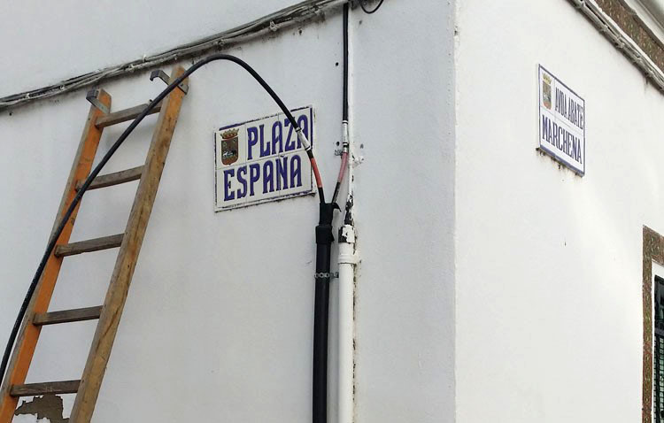 Utrera espera el despliegue de fibra óptica por parte de «importantes compañías» en el casco histórico en 2023