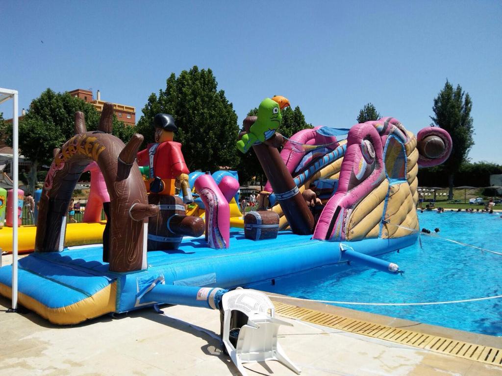 Las piscinas de las pedanías de Utrera despiden la temporada con una gran fiesta