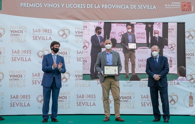 El anís seco «Flor de Utrera», medalla de oro en los premios a los mejores vinos y licores de la provincia