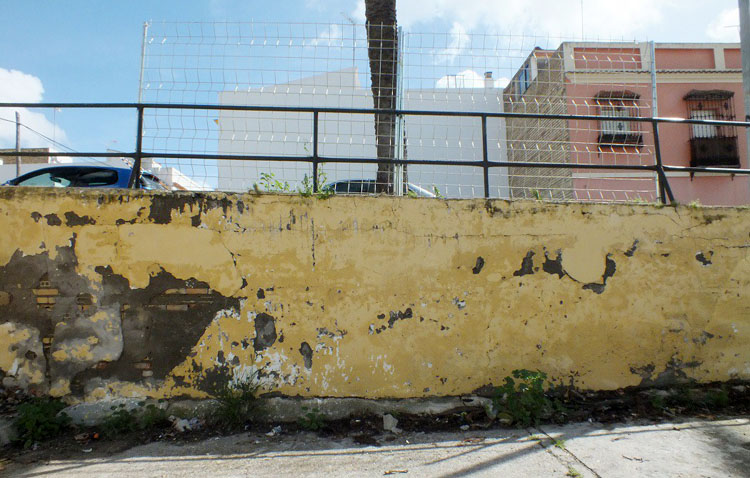 Aprobada una obra para evitar el derrumbamiento del muro de La Fontanilla