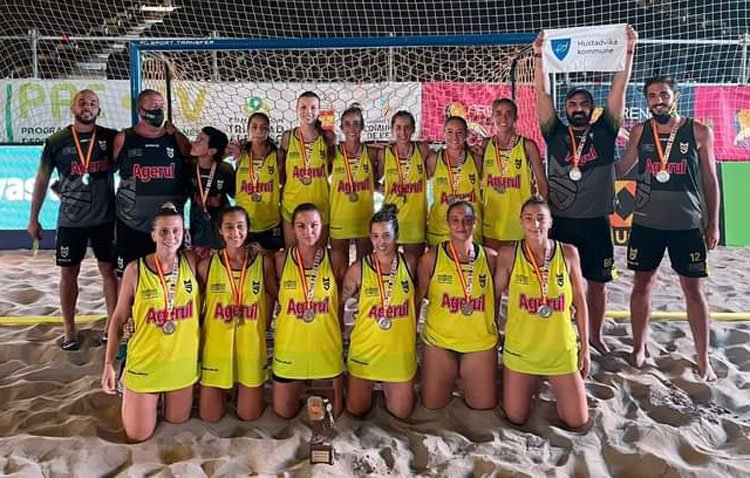 El Club Balonmano Playa Utrera consigue un hito histórico y se cuelga la medalla de plata en el Campeonato de España