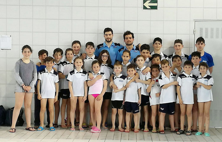 La cantera del Club Natación Utrera participa en la primera jornada del circuito de invierno de la Diputación de Sevilla
