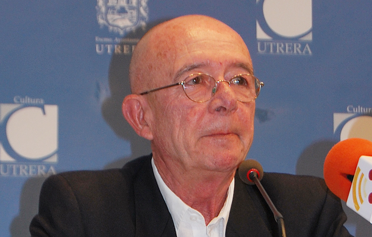 El utrerano Francisco Jesús Naranjo presenta su nuevo libro