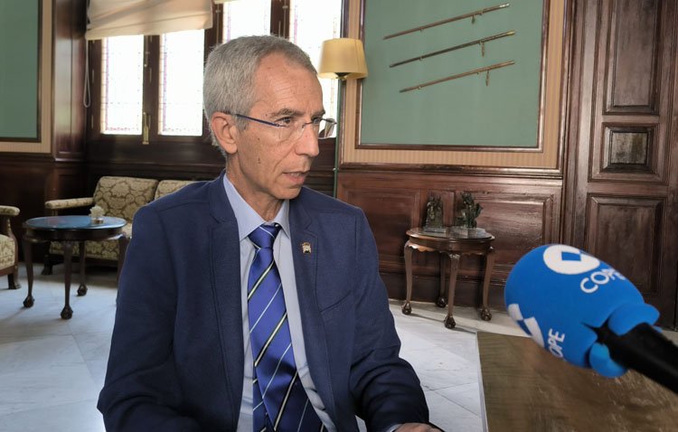 El alcalde de Utrera explica las razones de la renuncia de María Luisa Rodríguez como concejala