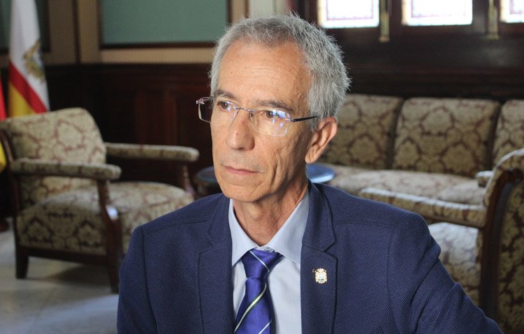 La zona de bajas emisiones se reducirá finalmente a las plazas de la Constitución y Altozano, Álvarez Hazañas y Las Mujeres