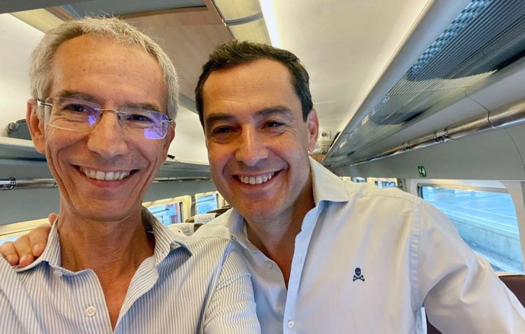 Juanma Moreno felicita a Francisco Jiménez «por los buenos resultados obtenidos en Utrera» por el Partido Popular