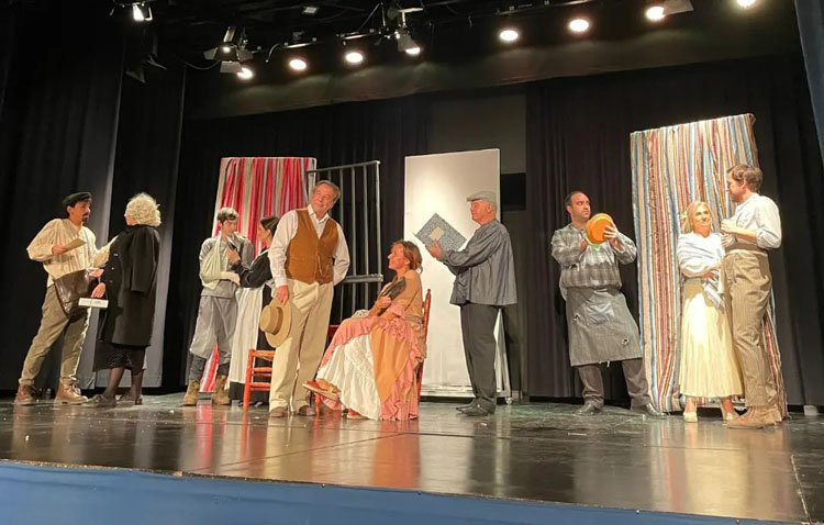 La utrerana María Gómez, premio a la mejor actriz de reparto en el Festival Nacional de Teatro Aficionado de Dos Hermanas