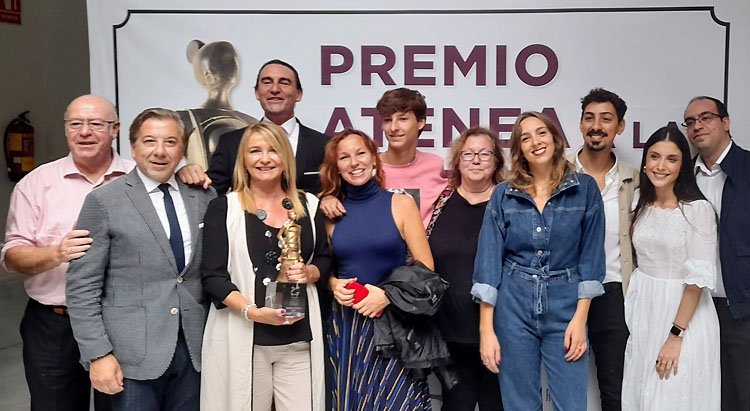 El reconocimiento a un cuarto de siglo apostando por la cultura en la compañía utrerana Guate Teatro