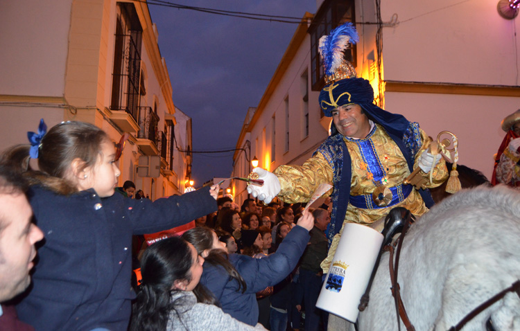 El Heraldo Real adelanta en Utrera la ilusión de los Reyes Magos (VÍDEO Y GALERÍA)