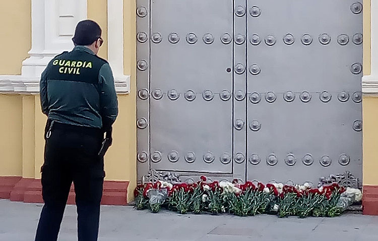 La ofrenda floral más emotiva del Martes Santo en Utrera