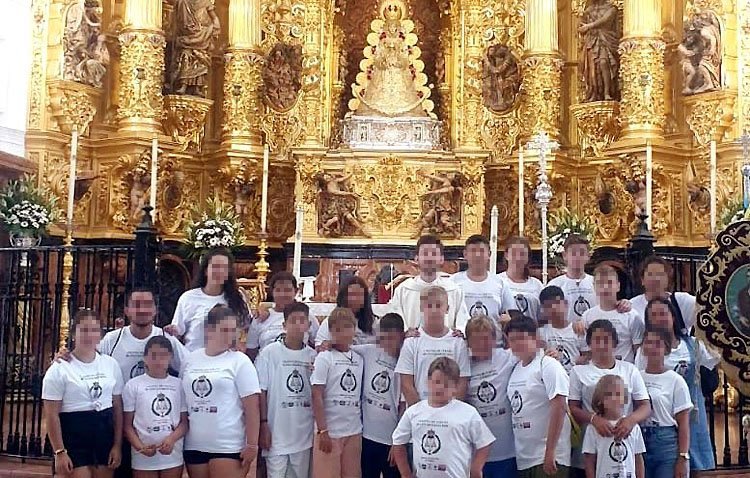 Vacaciones para una veintena de niños en riesgo de exclusión gracias a la colonia de verano de la hermandad de los Gitanos