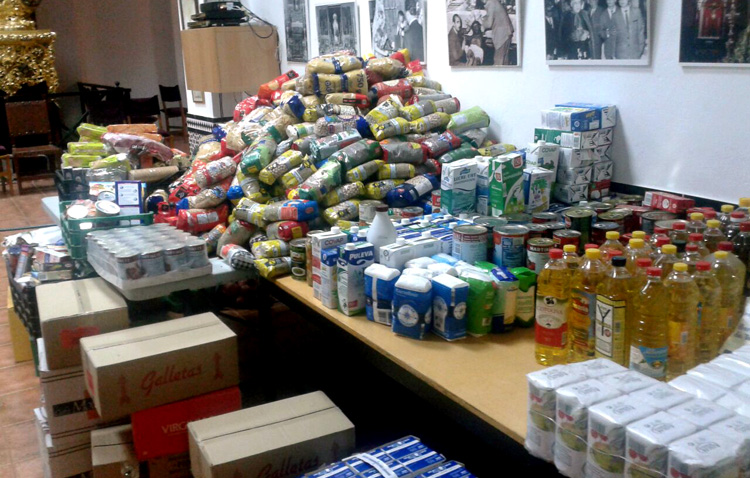 La hermandad de los Gitanos organiza su ensayo solidario para recoger alimentos