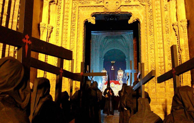 Utrera enlaza cuatro estaciones de penitencia ante el comienzo de los días grandes de la Pasión de Cristo
