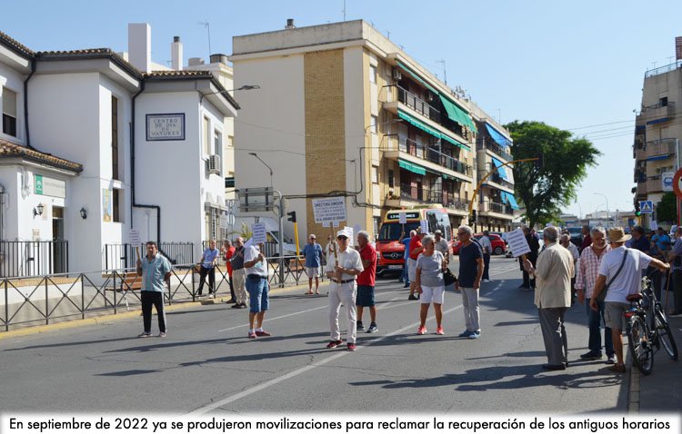 Los socios del Hogar del Pensionista de Utrera reclaman recuperar los horarios de apertura «que nos han quitado tras dos décadas»