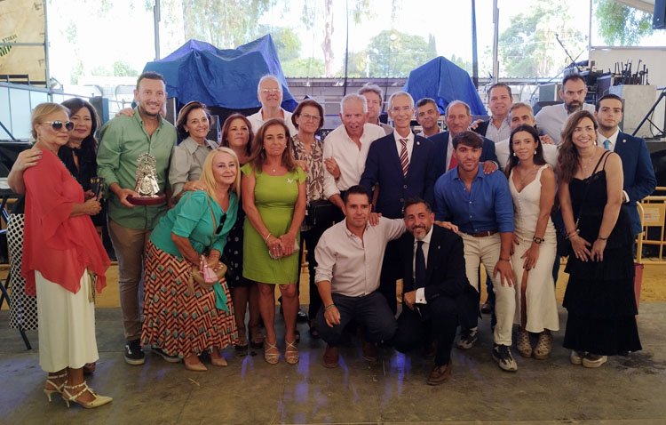 El Ayuntamiento de Utrera rinde homenaje a Juan Luis Montoya, concejal de Festejos entre 2007 y 2011