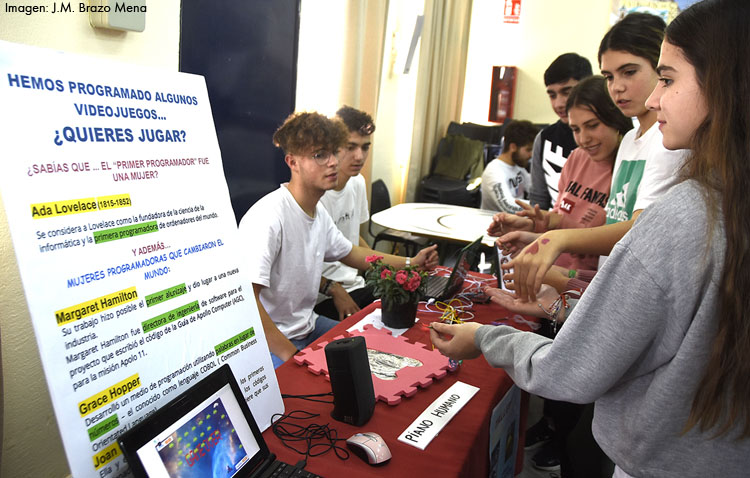 Arranca el programa del cincuentenario del instituto Virgen de Consolación con una exposición sobre mujeres científicas