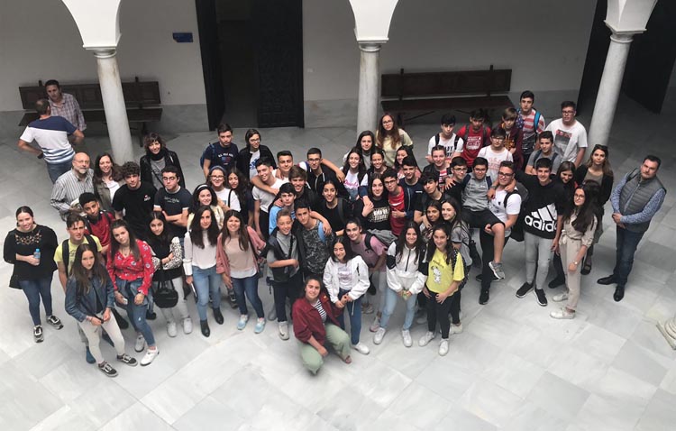 Una veintena de jóvenes franceses visitan Utrera en un intercambio con el instituto Virgen de Consolación