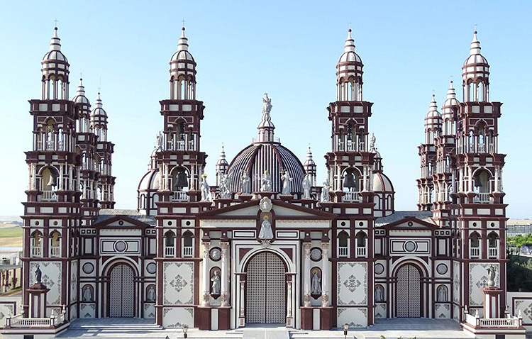 La iglesia palmariana se prepara para el «gran milagro»: «la Virgen María será vista sobre la gran catedral de El Palmar»
