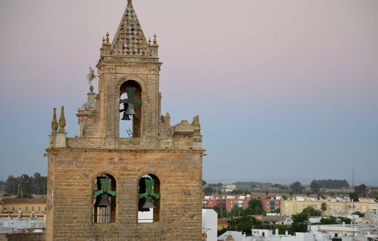 Un recorrido por la historia de la parroquia de Santiago, uno de los hitos patrimoniales más importantes de Utrera