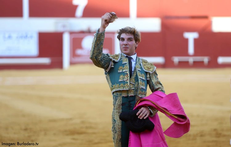 Un alumno de la escuela taurina de Utrera, en el ciclo andaluz de novilladas