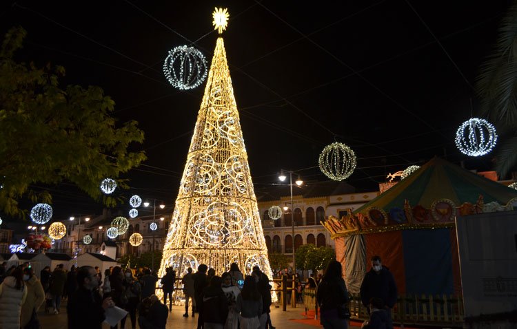 La Navidad estalla en Utrera con el encendido de la iluminación [VÍDEO Y GALERÍA FOTOGRÁFICA]