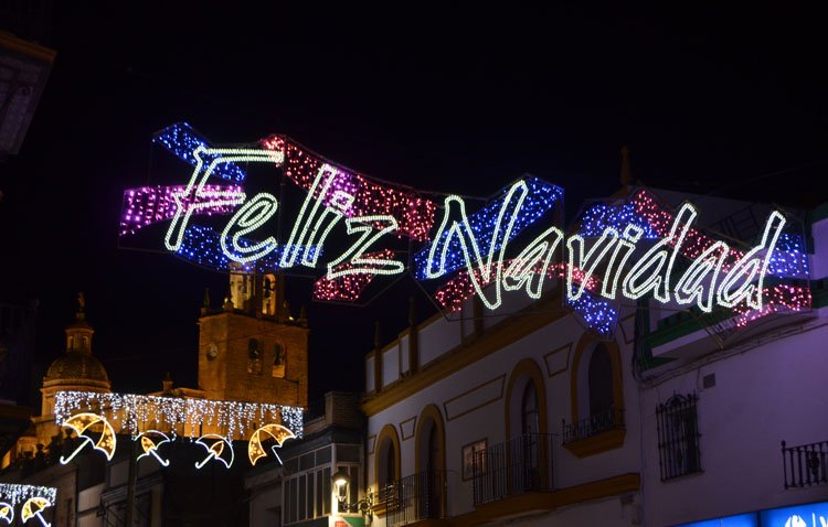 La iluminación navideña del centro de Utrera se encenderá finalmente el viernes 9