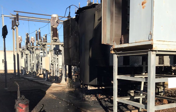 Un incendio calcina un transformador de la subestación eléctrica del polígono La Morera