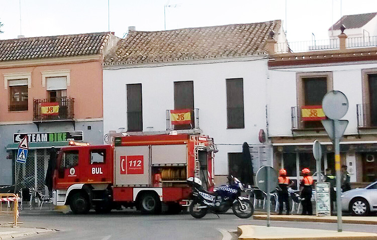 Registrado un incendio en la trastienda de una pollería en la plaza de la Trianilla