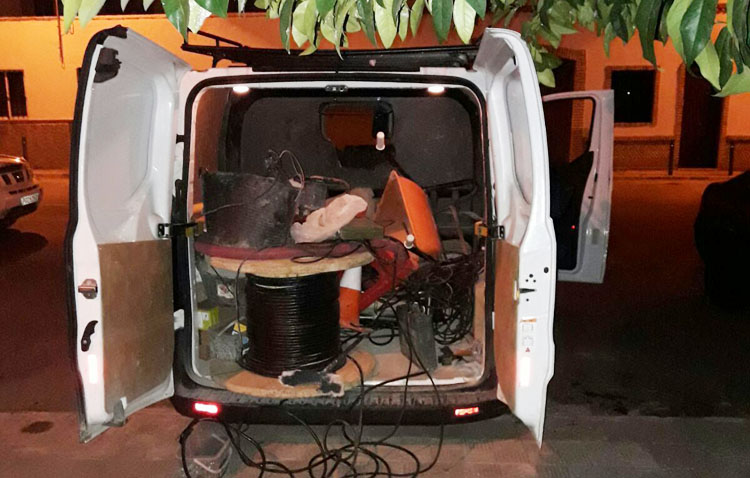 La rápida actuación policial evita un robo de cobre y herramientas