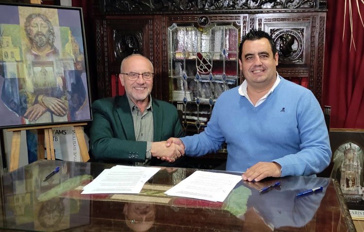 Una iniciativa solidaria llevará Internet gratis a una decena de estudiantes de Utrera con escasos recursos