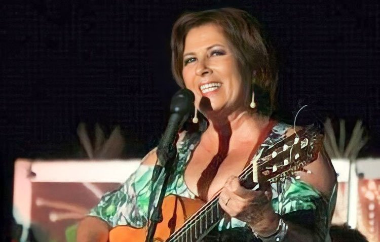 La cantante sevillana Isabel Fayos pronunciará la exaltación de Navidad en el recital de Laura Gallego en Consolación
