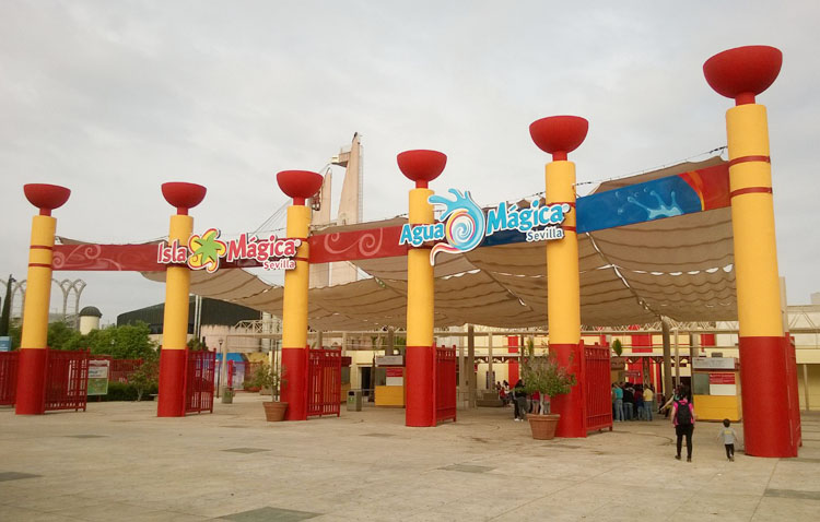 Un convenio entre Renfe e Isla Mágica permite disfrutar de descuentos del 40% en la entrada al parque de atracciones