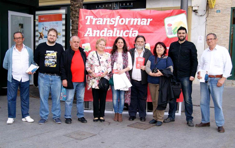 IU hace campaña en la plaza del Altozano con motivo de las elecciones autonómicas