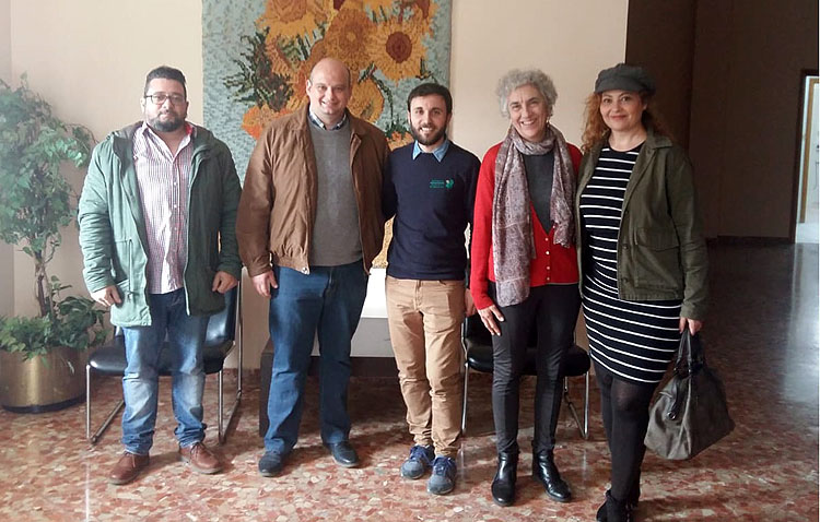 Una visita de IU-Utrera a Apudes para conocer su trabajo y necesidades